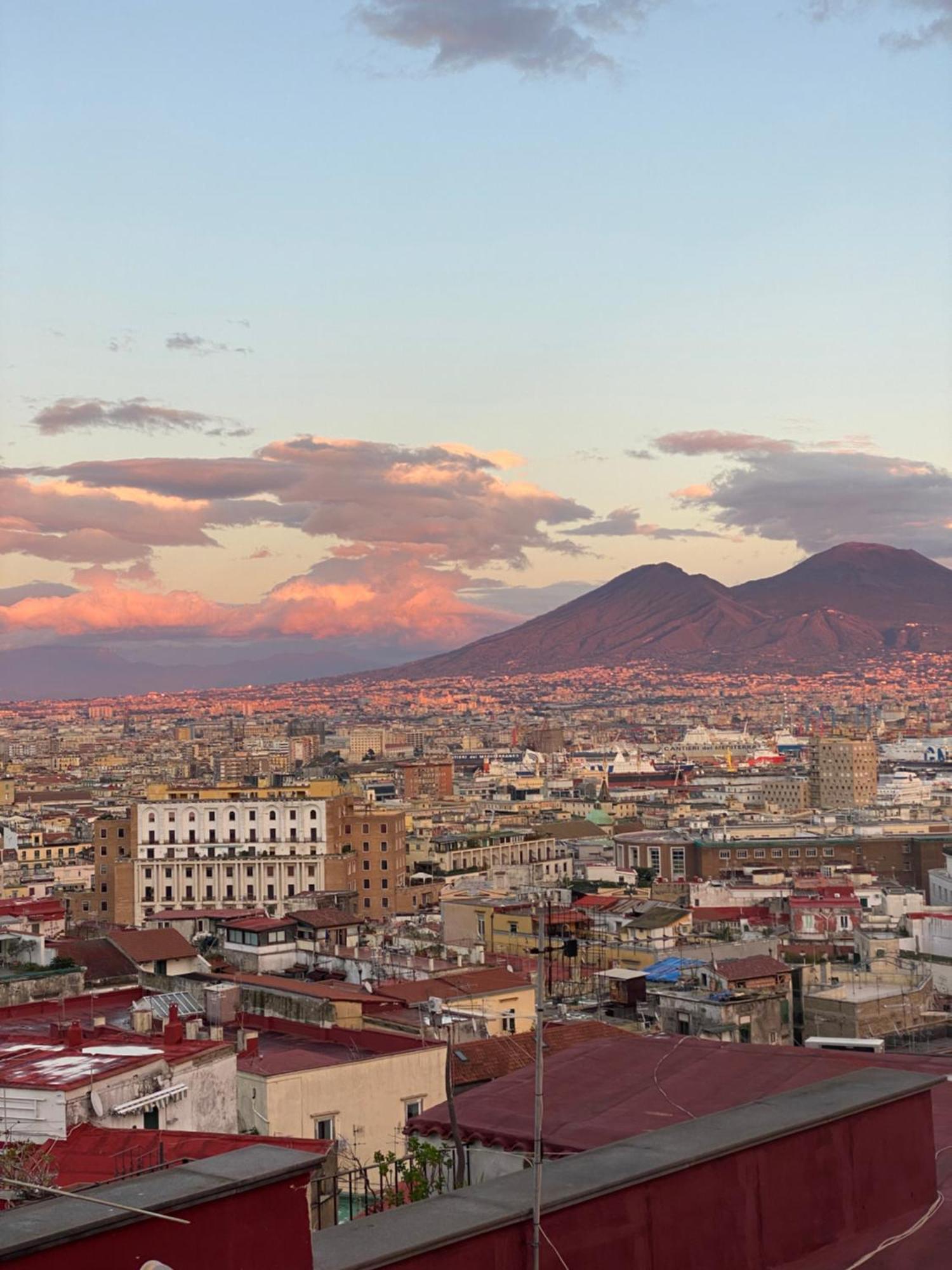 Pippo'S Suite Неаполь Экстерьер фото